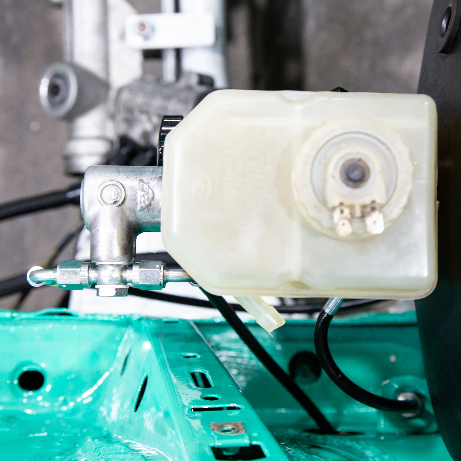 Chase Bays Brake Line Relocation - BMW E30 inBay with OEMC - Image 9
