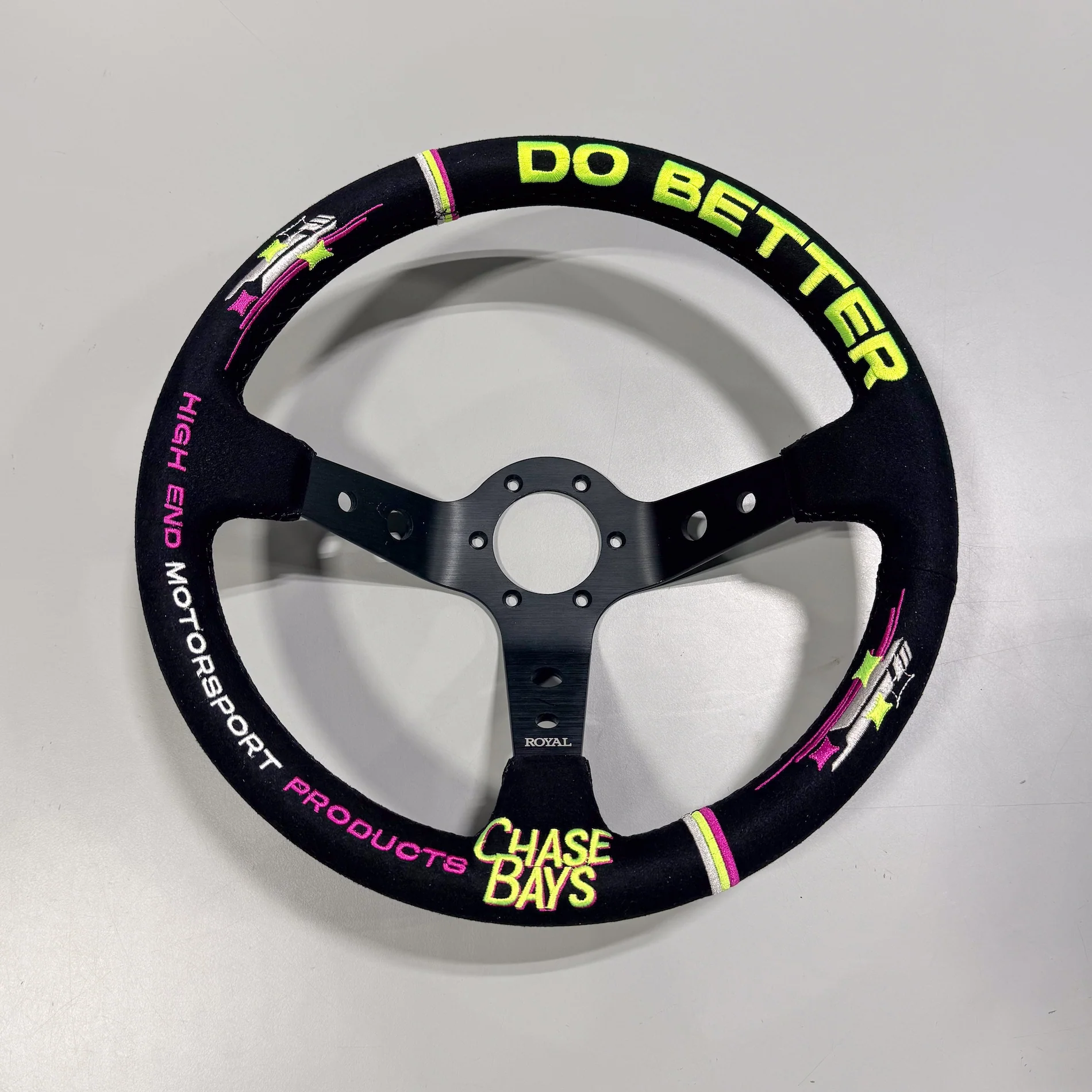SCRATCH/DENT Chase Bays x Grip Royal Steering Wheel  ( CHAOS MODE ONLY )
